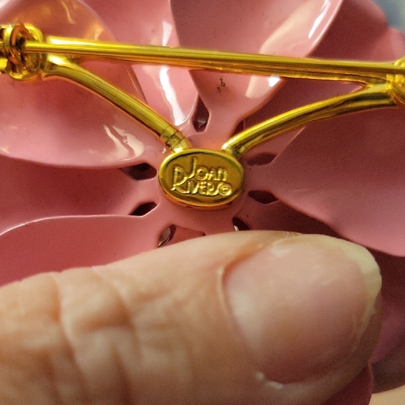 Joan Rivers Classics Collection White and  Pink Flower Brooch And Earring  Set - Picture 9 of 10